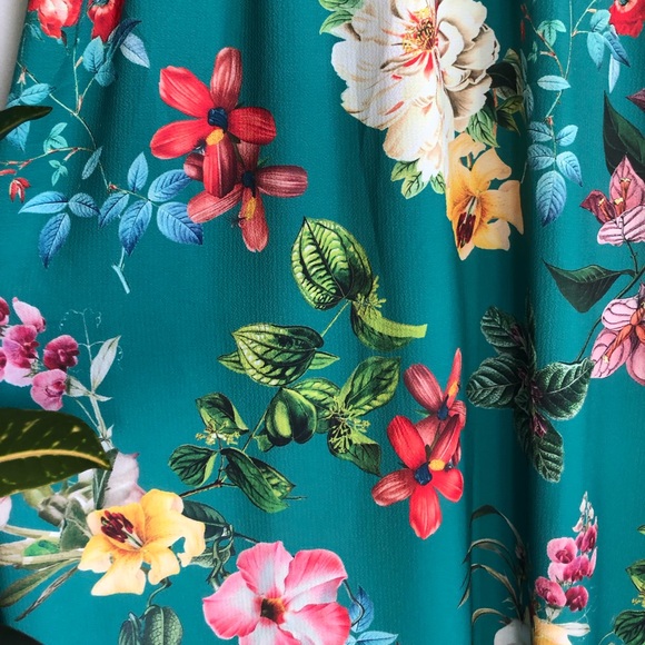 Green Botanical Maxi Dress - Picture 5 of 5